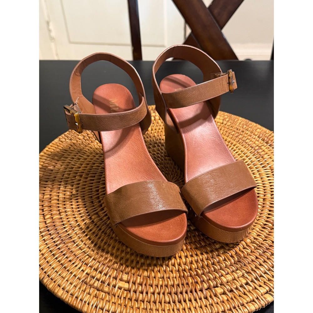 MIA Senna Tan Platform Wedge Sandals Wood Look Ankle Strap Studded ‎ Womens 7